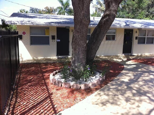 Building Photo - 1126 SW 15th Terrace