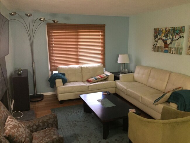 Foto del edificio - West Downtown Condo