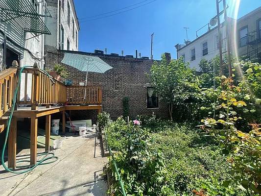 Foto del edificio - 18-30 Madison St