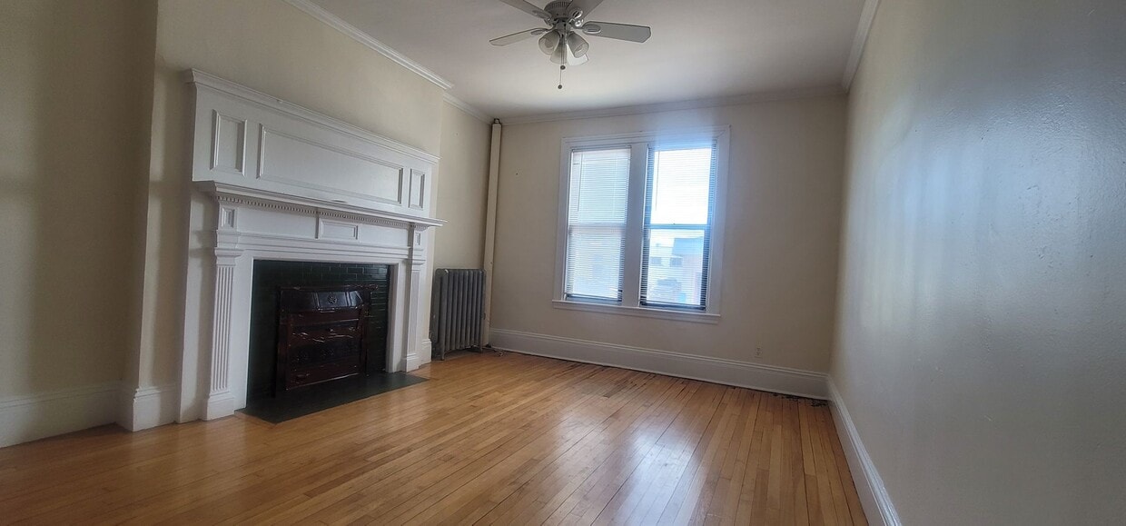 Avail Now! See YT Tour of Spacious Apt! ... - Avail Now!  See YT Tour of Spacious Apt!  ...