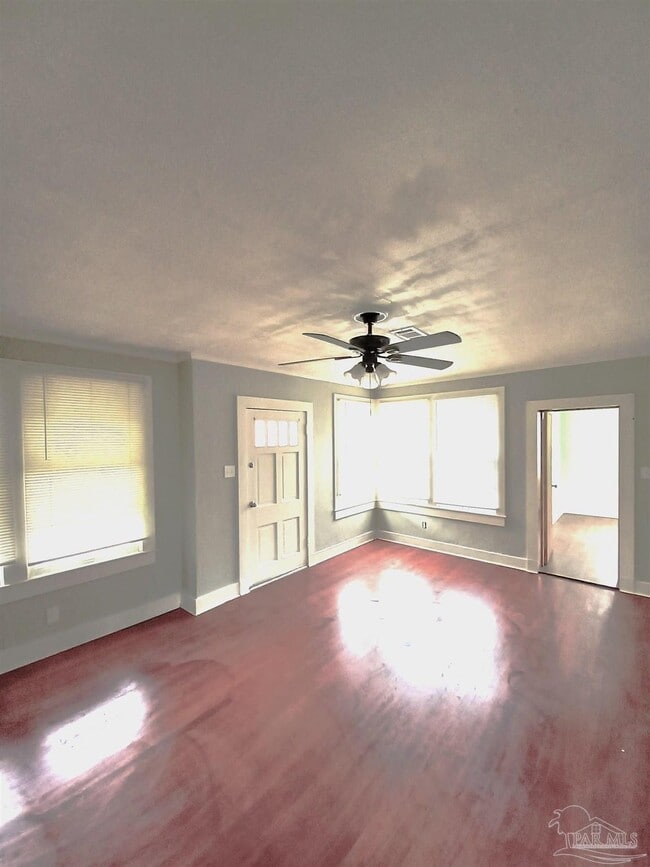 Building Photo - 1120 S Old Corry Field Rd