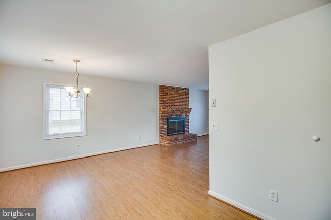 Building Photo - 907 Eastern View Dr