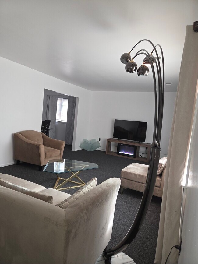 Foto del edificio - 213 E 9th Ave