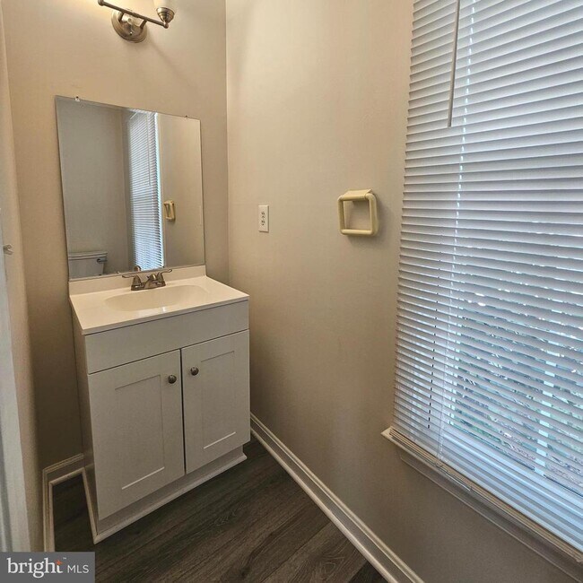 Foto del edificio - 7275 Worsley Way
