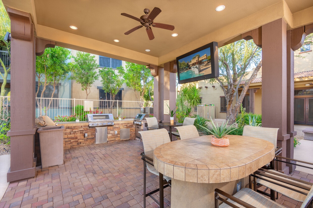 Las Colinas At Black Canyon - 34000 N 27th Dr Phoenix, AZ 85085