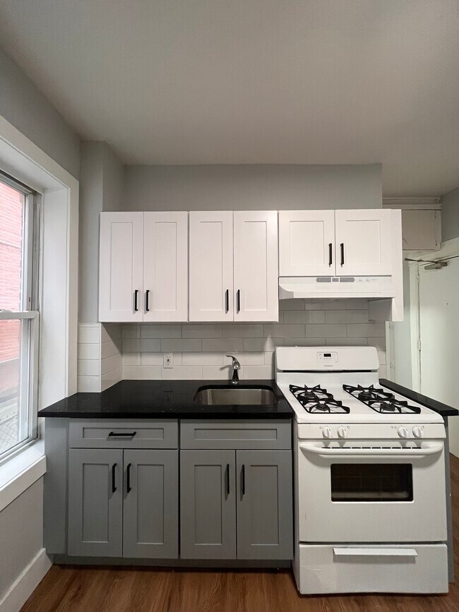 934 Pavonia Ave 1 - 932 Pavonia Ave