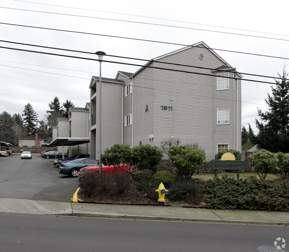 Building Photo - College Park Apartments