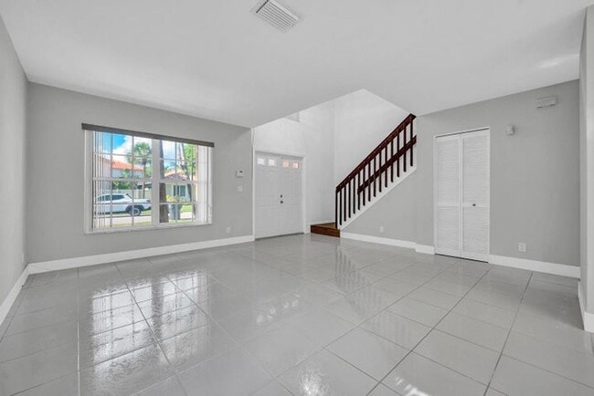 Building Photo - 10820 Buttonwood Lake Dr