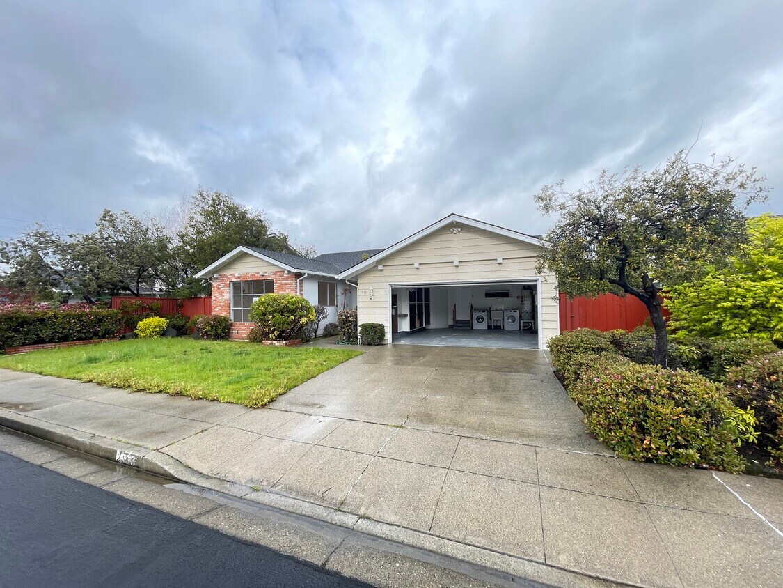 936 Constitution Dr, Foster City, CA 94404 House Rental in Foster