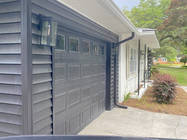 Building Photo - 326 Kensington Dr