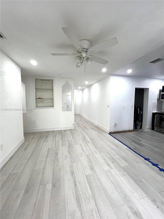 Foto del edificio - 121 Flagami Blvd