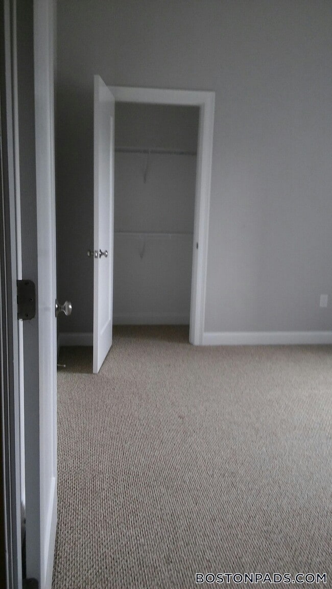 Building Photo - 10 Merrymount Rd