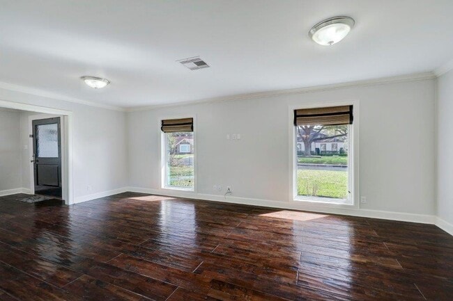 Building Photo - 6260 Briar Rose Dr