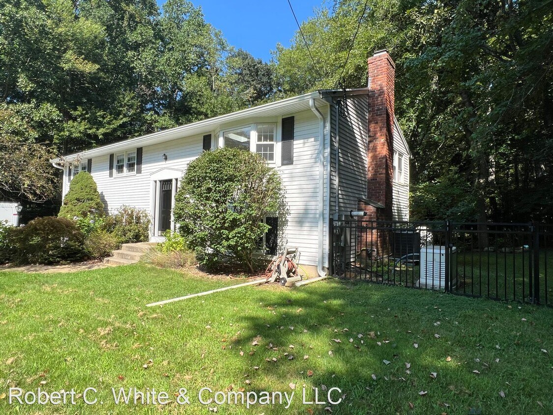 Primary Photo - 4 br, 1.5 bath House - 310 Glenwood Dr