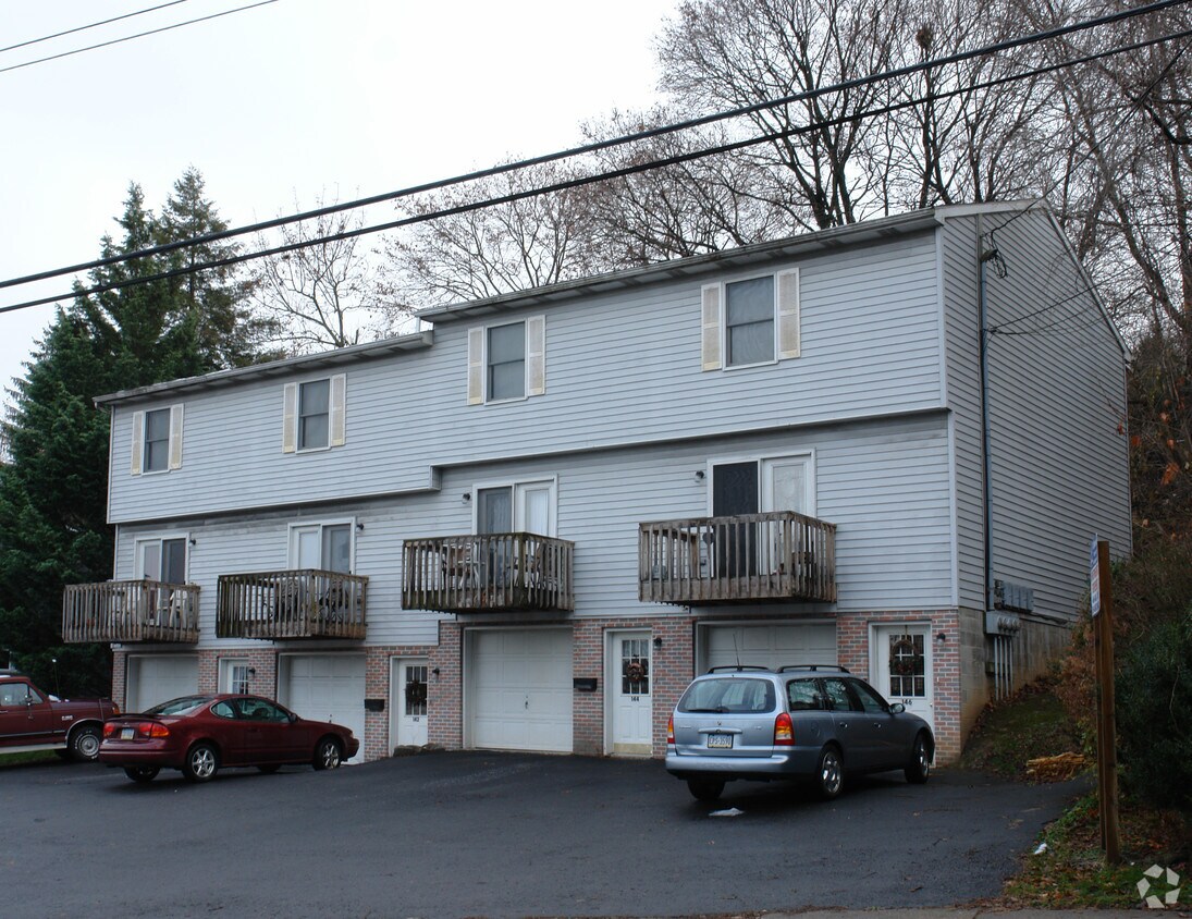 140146 W Logan St, Bellefonte, PA 16823 Apartments in Bellefonte, PA
