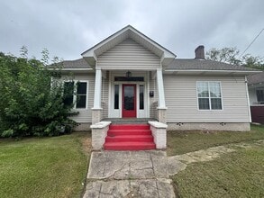 Building Photo - 231 47th Pl N