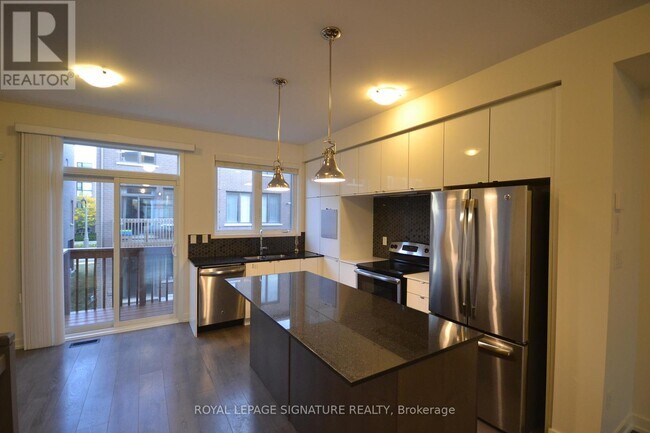 Building Photo - 202 Huguenot Rd