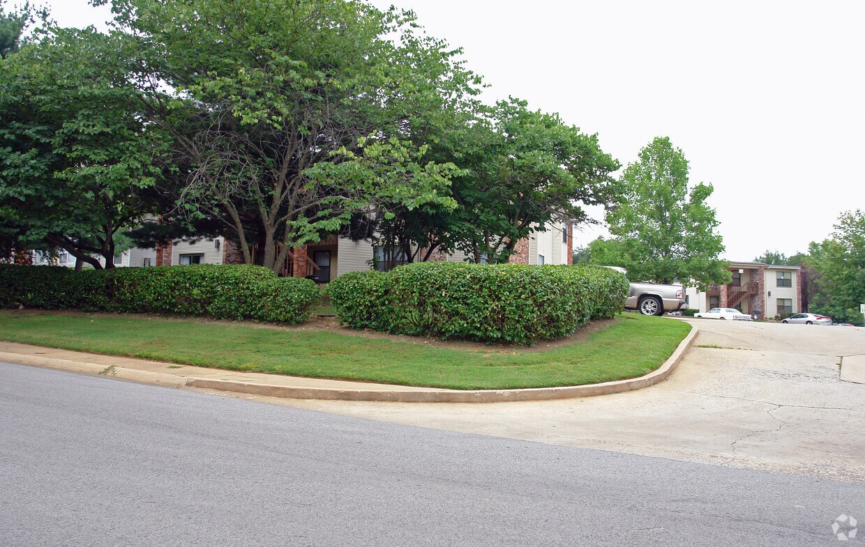Building Photo - Black Oak Residences