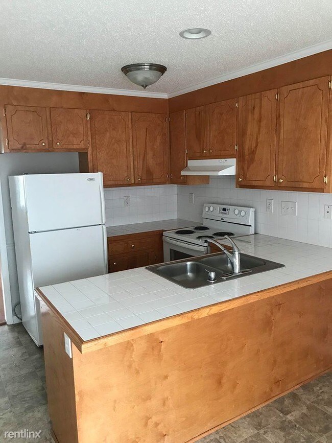 Building Photo - 2 br, 1.5 bath  - Cobblestone Townhouses
