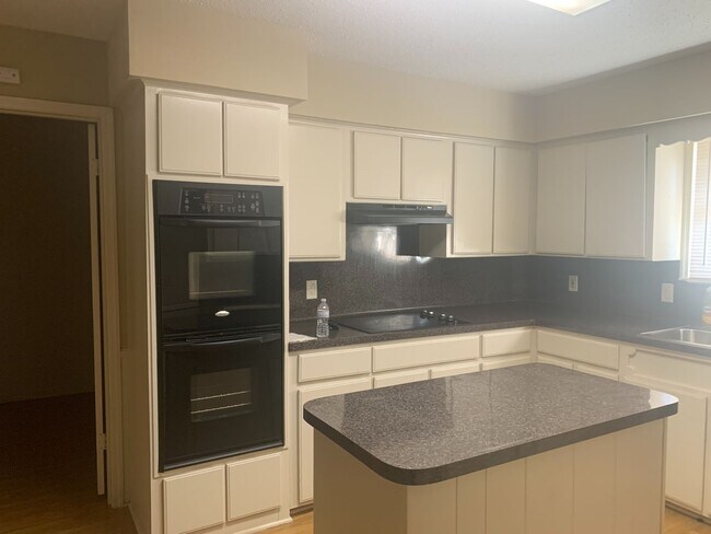 Foto del edificio - 3/2.5/2  LISD FENCED YARD PET FRIENDLY