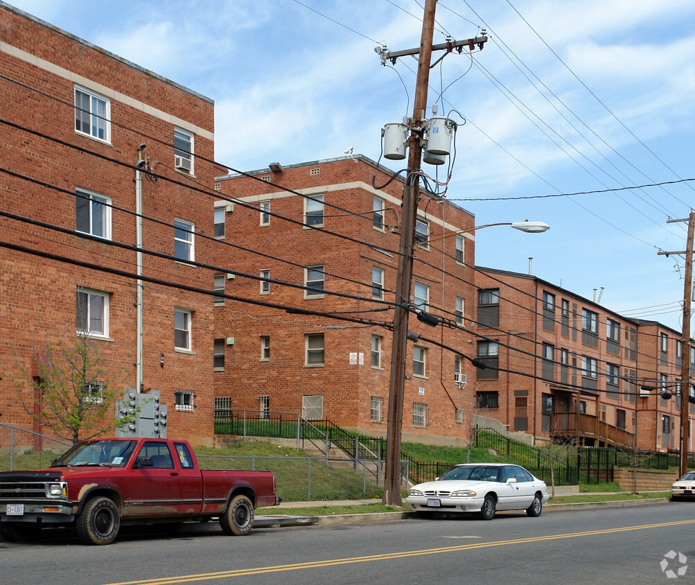 Primary Photo - 812 Chesapeake St SE