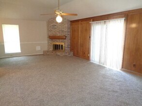 Building Photo - 6611 Grove Field Ln