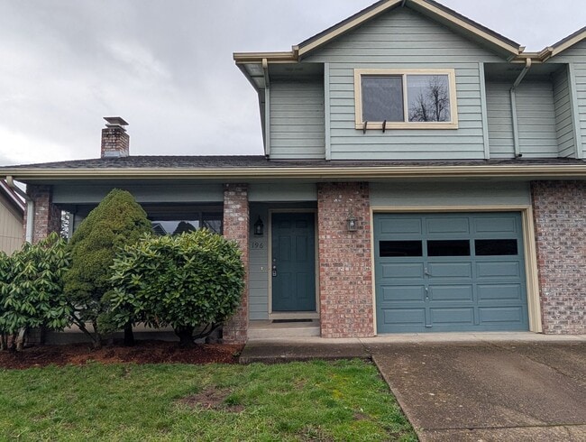 Building Photo - Great 2 bed/1 bath duplex with fenced in yard!