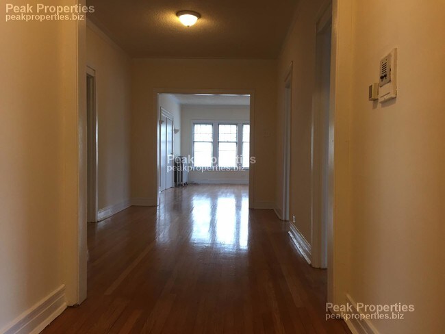 Foto del edificio - 1615 Ridge Ave