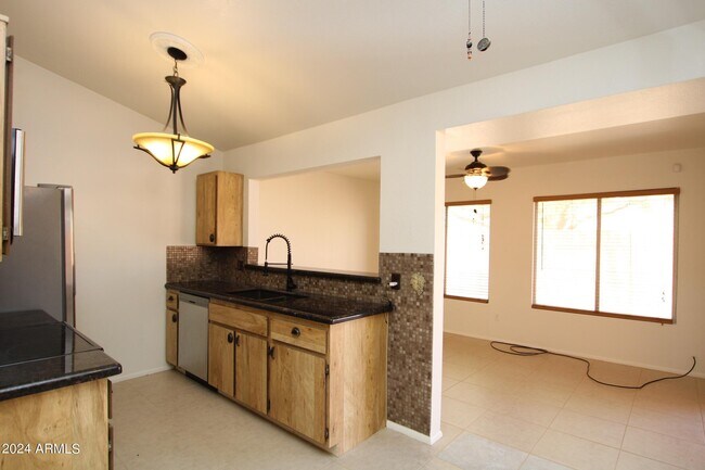 Foto del edificio - 16246 N 19th St