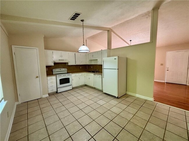 Foto del edificio - 880 Stillwater Ln