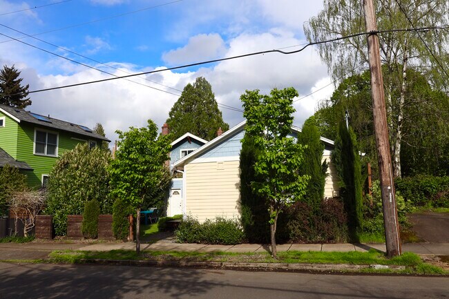 Foto del edificio - 712 SE 42nd Ave