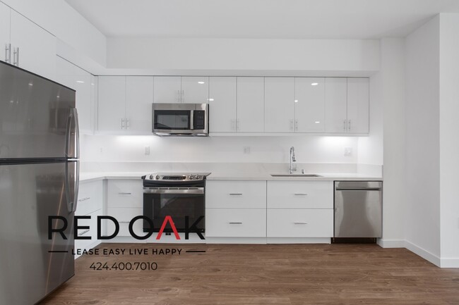 Foto del edificio - ~BRAND NEW~ Beautiful Two Bedroom Featurin...