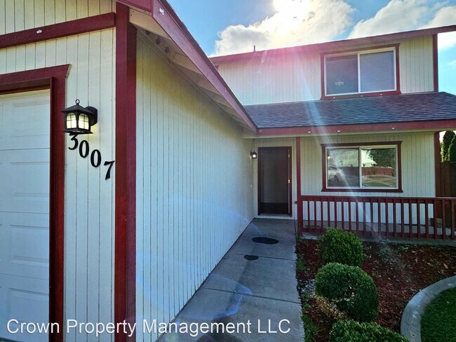 Foto del edificio - 4 br, 2.5 bath House - 3007 Holly Ct.