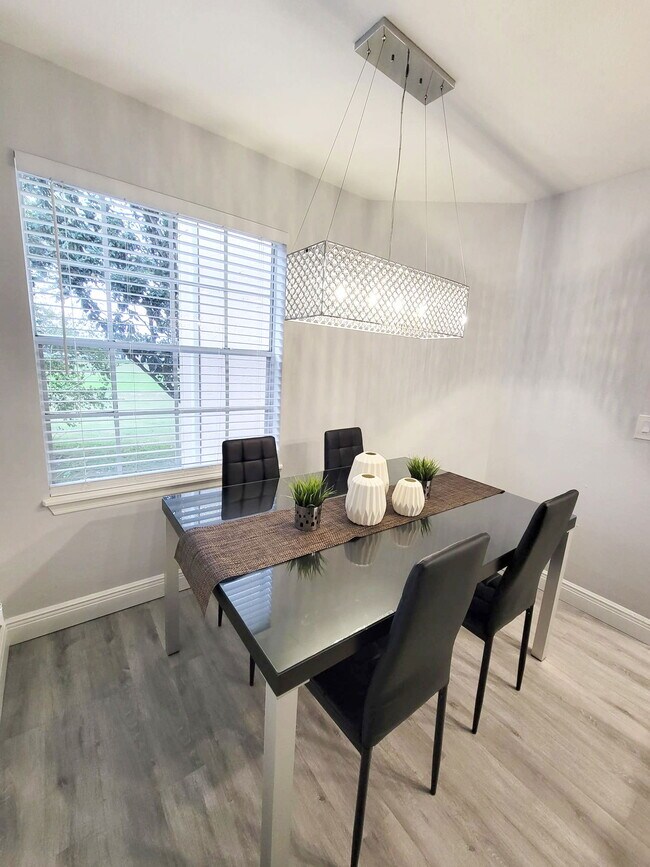 Building Photo - Westpointe Boulevard, Orlando, FL 32835 - 2 BR 2 BA condo
