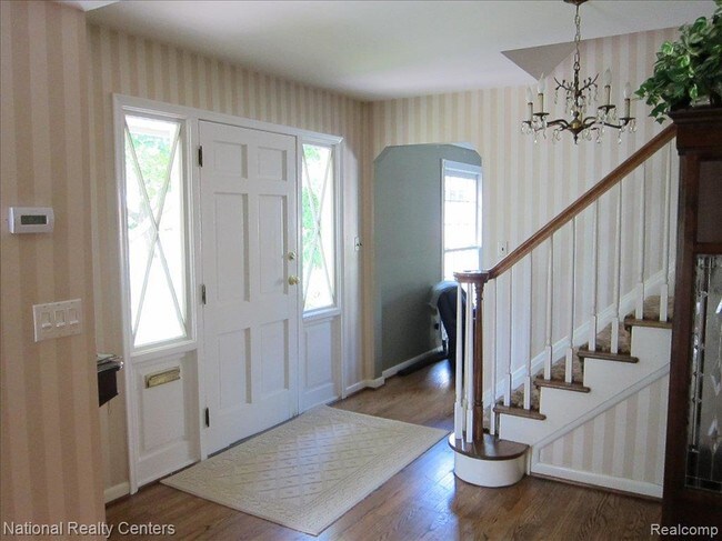 Foto del edificio - 2452 Devon Ln