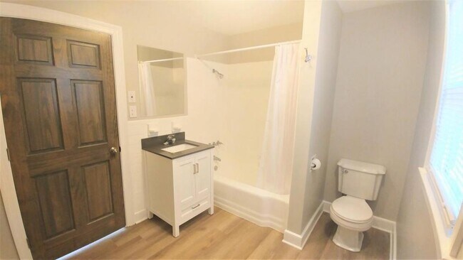 Foto del edificio - 2814 Springwood Drive