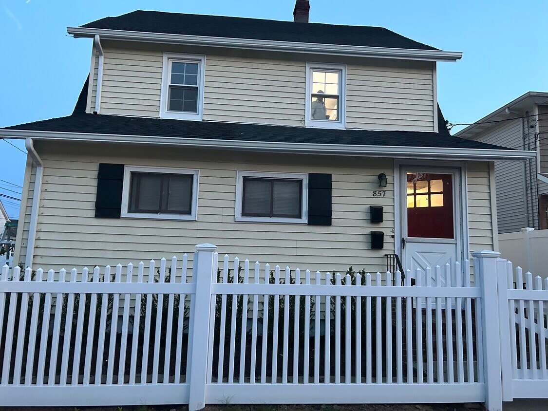 Foto del edificio - 857 Garfield St