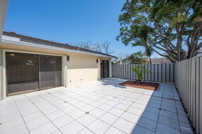 Building Photo - 8007 Ambach Way