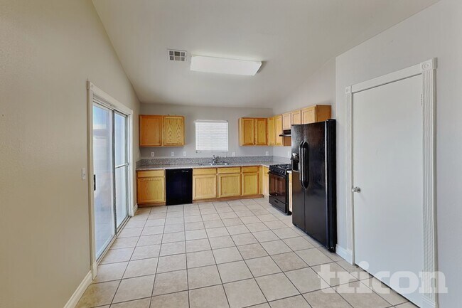 Foto del edificio - 6415 Kressler Ave
