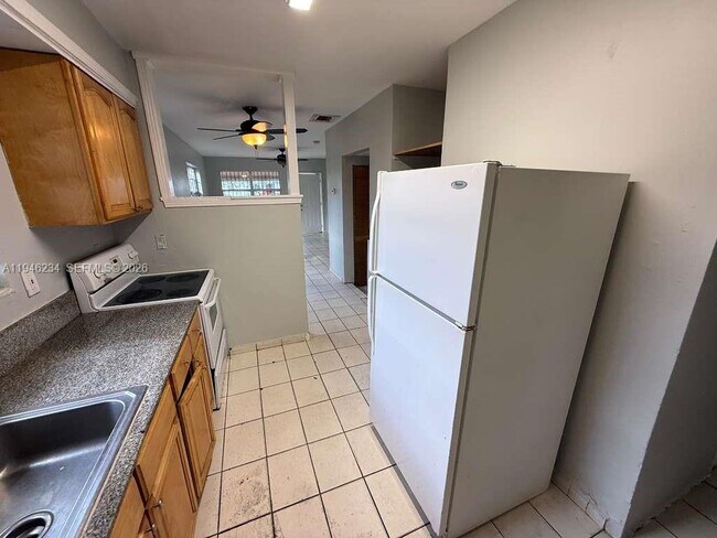 Foto del edificio - 8201 NW 5th Ct