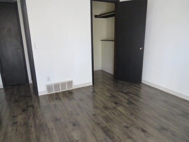 Building Photo - 5327 S 560 E
