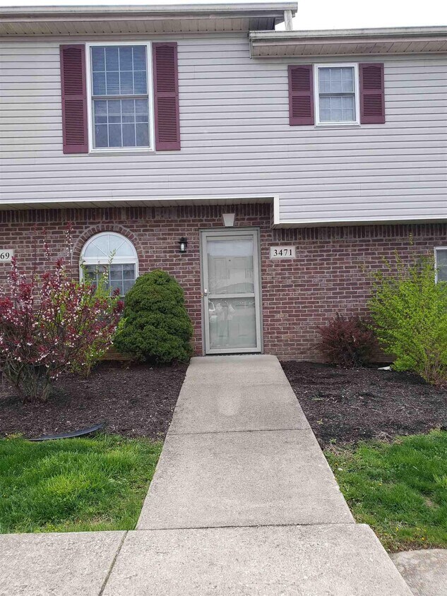 3471 S Oaklawn Cir, Bloomington, IN 47401 Condo for Rent in