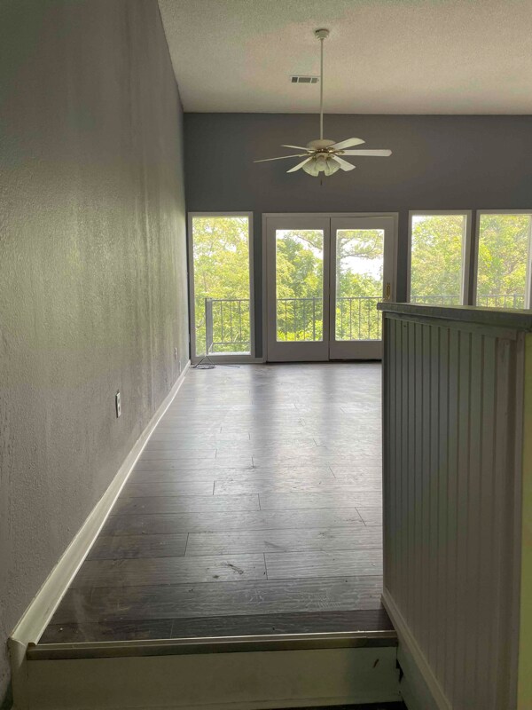 Building Photo - 6276 Aquarius Dr