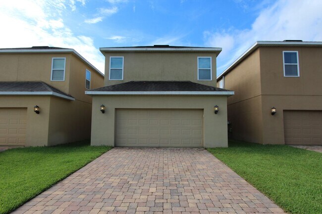 Building Photo - BEAUTIFUL AND BIG 4BED/2.5 BATH HOME in Si...