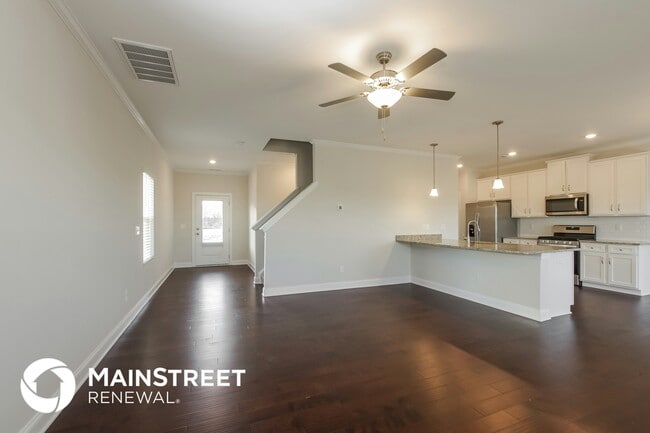 Building Photo - 2120 Vecchio Dr