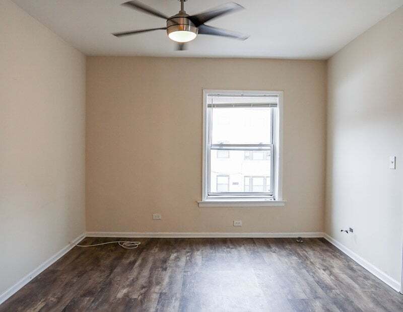 Primary Photo - 1248 W Montrose Ave