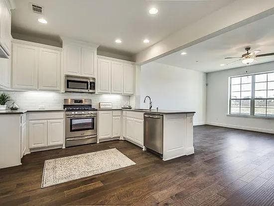 Foto del edificio - 7404 Alton Dr