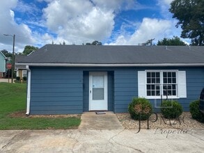 Building Photo - 18 Simmons Ct