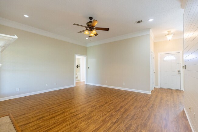 Foto del edificio - 4004 Grey Oak Dr