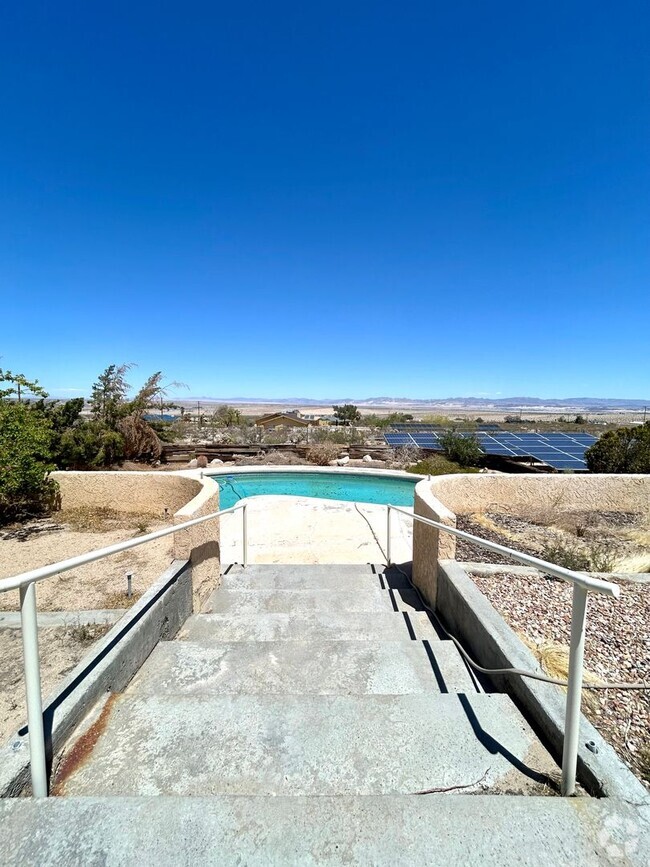 Building Photo - 70130 Cottonwood Dr
